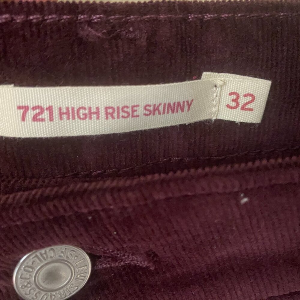 Levi’s 721 High Rise Skinny Corduroy Pants Burgundy Size 32 - Picture 4 of 6